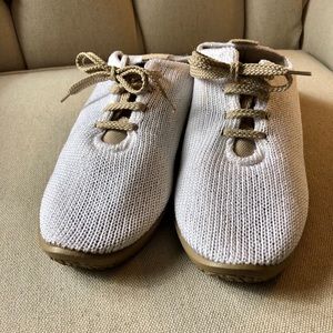 Arcopedic Shoes - White/Cream & Tan